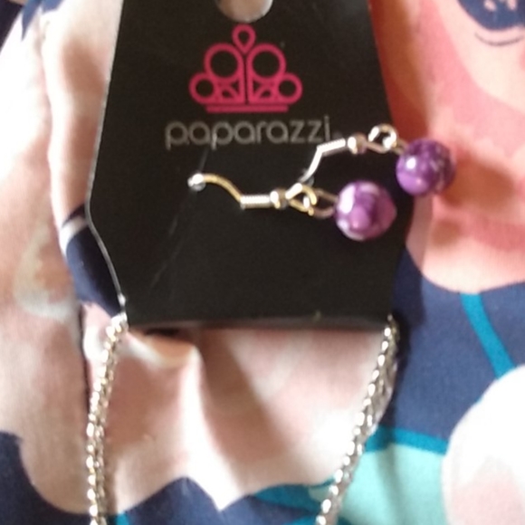 3 necklaces w/matching earrings - Picture 8 of 9